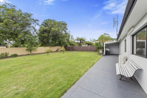 SunnyDaze in the Heart of Ulladulla, Ulladulla